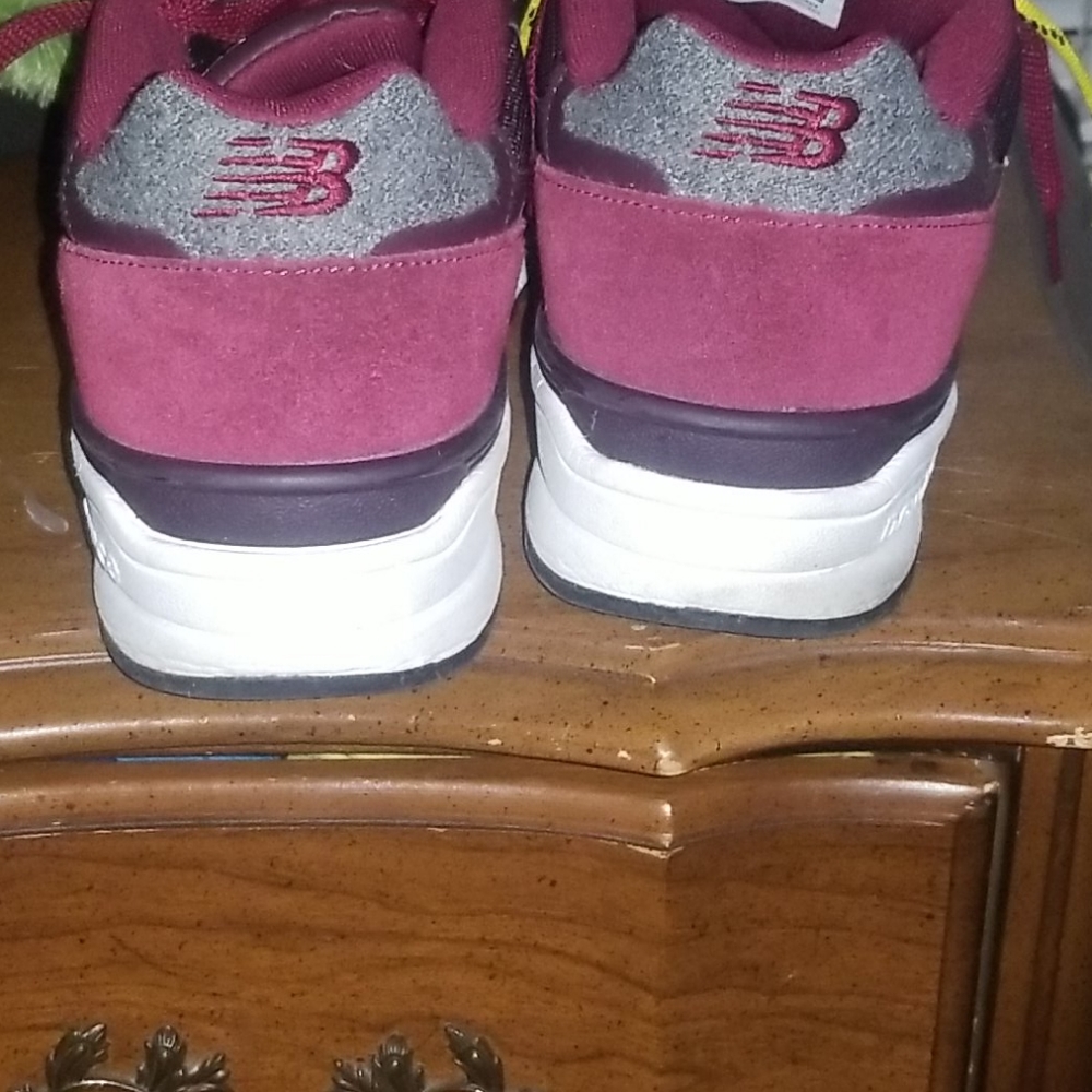 Shoes - Picture 4 of 4